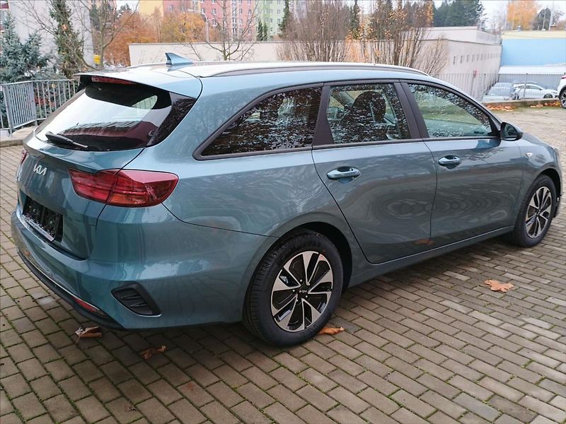 Kia Ceed (2025) 1,5 T-GDi GPF 7DCT SPIN  AKCE - fotka 2 z 7