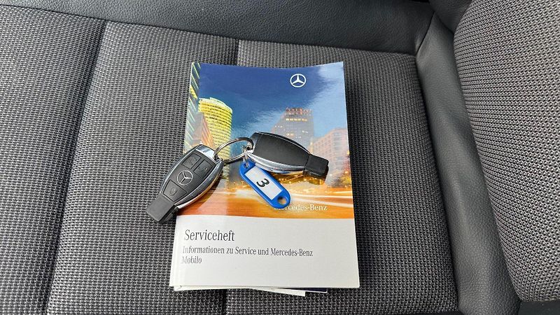 Mercedes-Benz Třídy C (2010) C200CGI 135kW *A/T*Xenon*ALU* - fotka 19 z 20