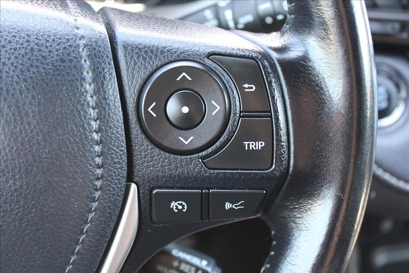 Toyota RAV4 2,0 D-4D  NOVÉ V ČR,TAŽNÉ - fotka 18 z 33