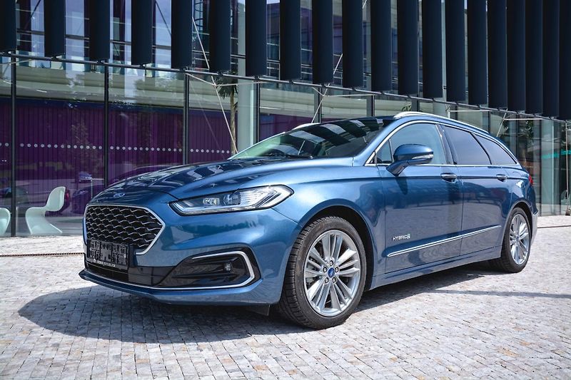Ford Mondeo (2020) 2.0 187ps Hybrid ecvT VIGNALE  - fotka 7 z 40