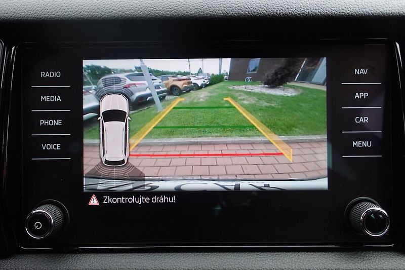 Škoda Kodiaq 2.0TDI 140kW Sportline 4x4 DSG - fotka 23 z 32