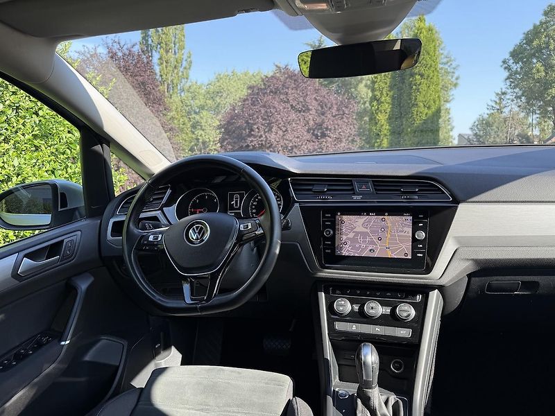 Volkswagen Touran (2021) 2,0TDi 110kW HIGHLINE 7-míst - fotka 6 z 19