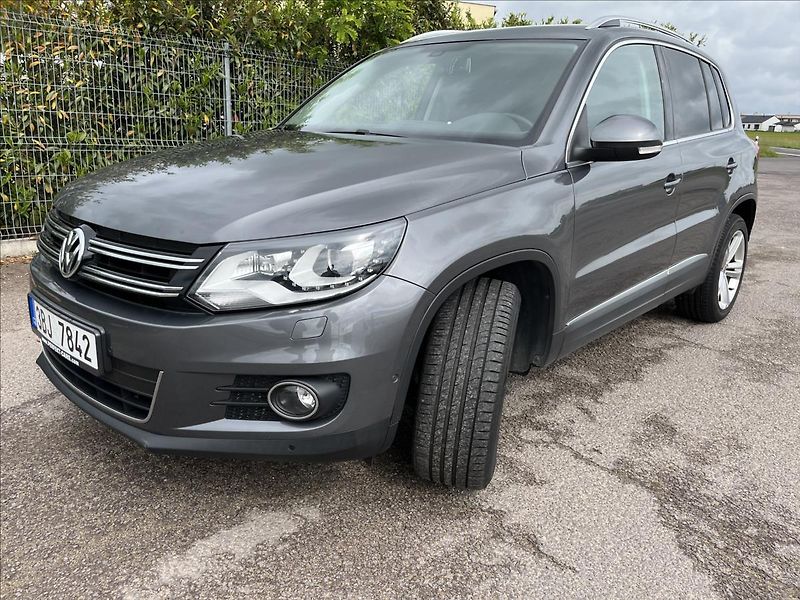 Volkswagen Tiguan 2,0 TDi ROZVODY KLIMA 2xKOLA - fotka 41 z 48
