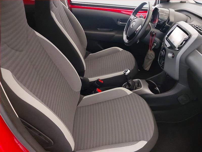 Toyota Aygo (2019) 1.0 VVT-i, ČR,1.maj - fotka 9 z 15