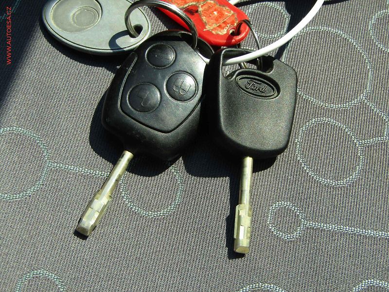 Ford Fiesta (2006) 1.25i, AC - fotka 14 z 14