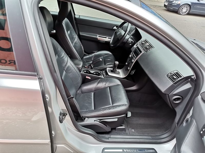 Volvo V50 (2005) 2.0d 100kw AC Tempomat Tažné - fotka 14 z 25