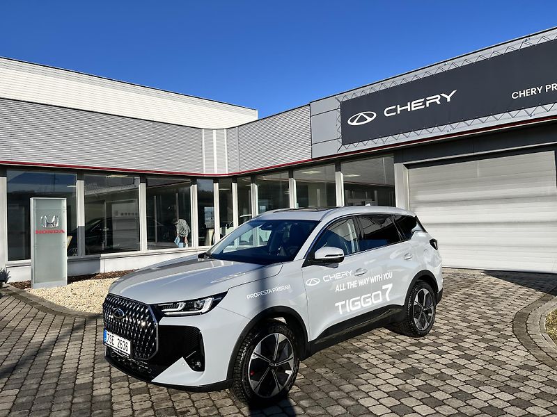 Chery Tiggo 7 (2026) 1,6 UNIQUE 4x4 Demo vůz - fotka 2 z 39