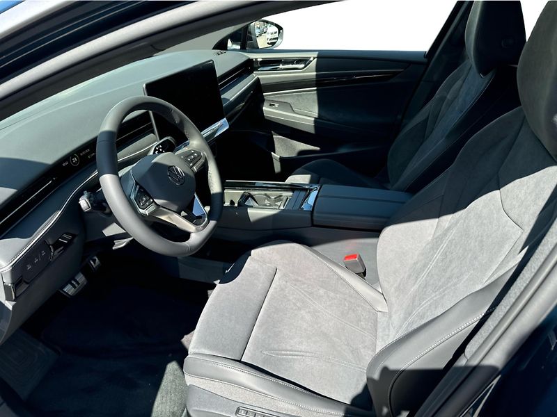 Volkswagen ID.7 Tourer Pro People 77 kWh - fotka 11 z 26
