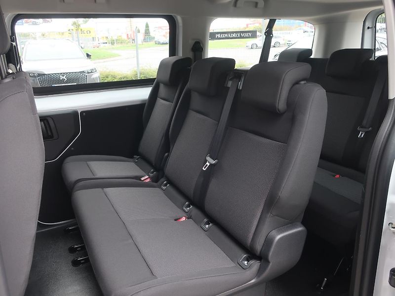 Peugeot Expert Combi (2026) L3 2.2 BlueHDi 180 S&S EAT8 - fotka 12 z 14