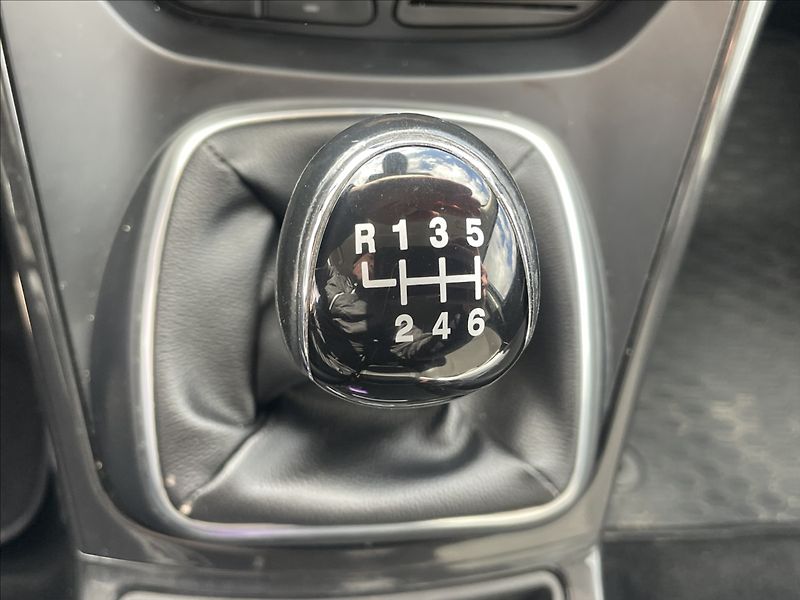 Ford Kuga 1,5 EcoBoost 110kw Tažné CZaut - fotka 19 z 30