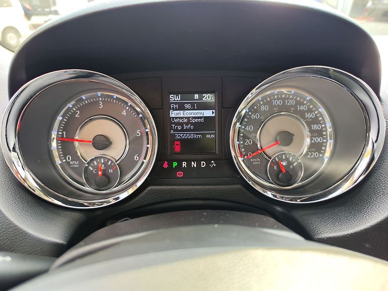Lancia Voyager 2.8 CRD/120kW 7.Míst ČR - fotka 21 z 36