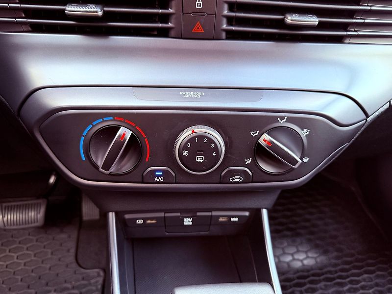 Hyundai Bayon 1.0 T-GDi Comfort Aut., ČR - fotka 19 z 24