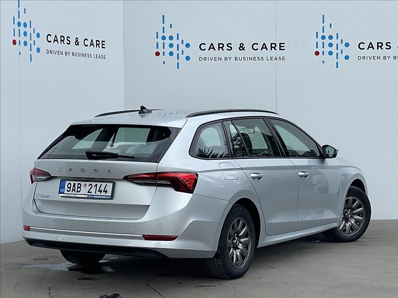 Škoda Octavia 2,0 TDI Combi Ambition Plus - fotka 3 z 22