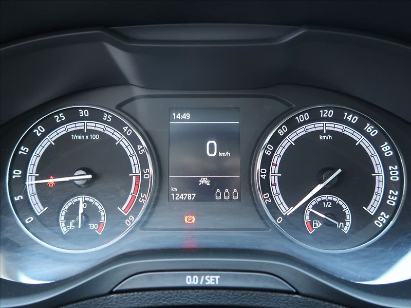 Škoda Karoq 2,0 TDi,1majČR,Serv.kn.,DPH - fotka 11 z 27