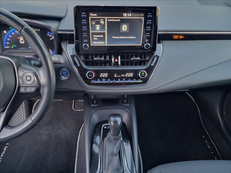 Toyota Corolla 1.8 Hybrid Comfort,ČR ,1.Maj. - fotka 24 z 48