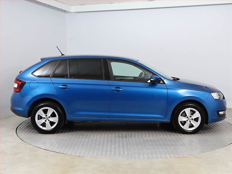 Škoda Rapid (2019) Spaceback 1.0 TSI - fotka 6 z 13