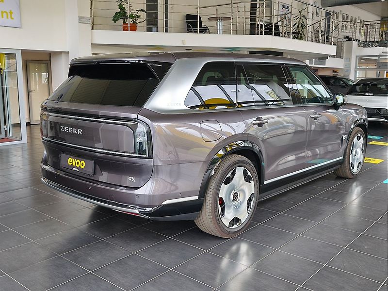 ZEEKR 9X Ultra 70 kWh Ultraluxusní PHEV - fotka 5 z 32