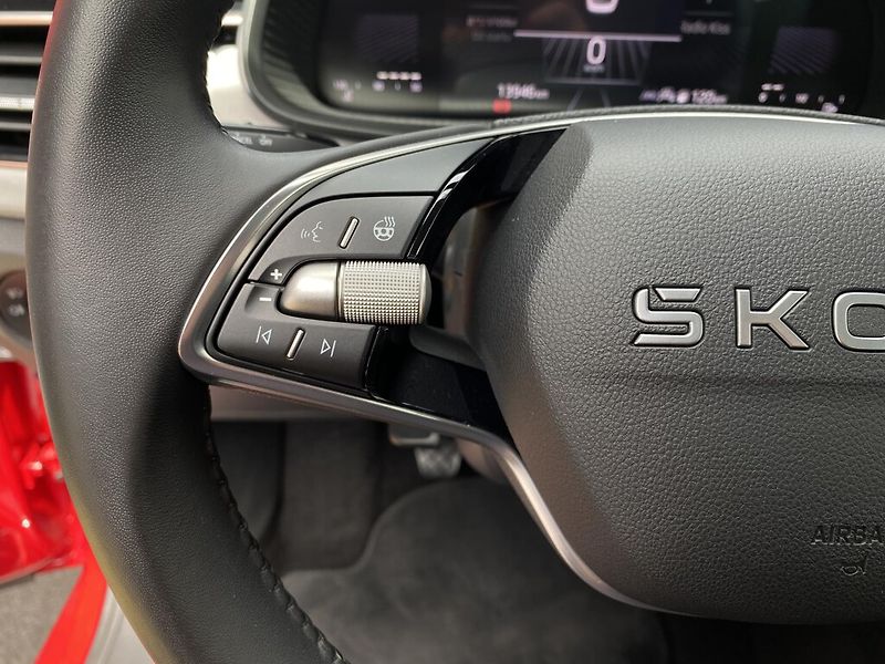 Škoda Kamiq 1,0 TSI 85 kW Top Selection - fotka 13 z 27