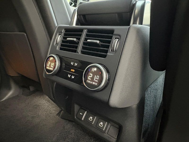 Land Rover Discovery D300, R-Dynamic HSE, ČR, DPH - fotka 53 z 61