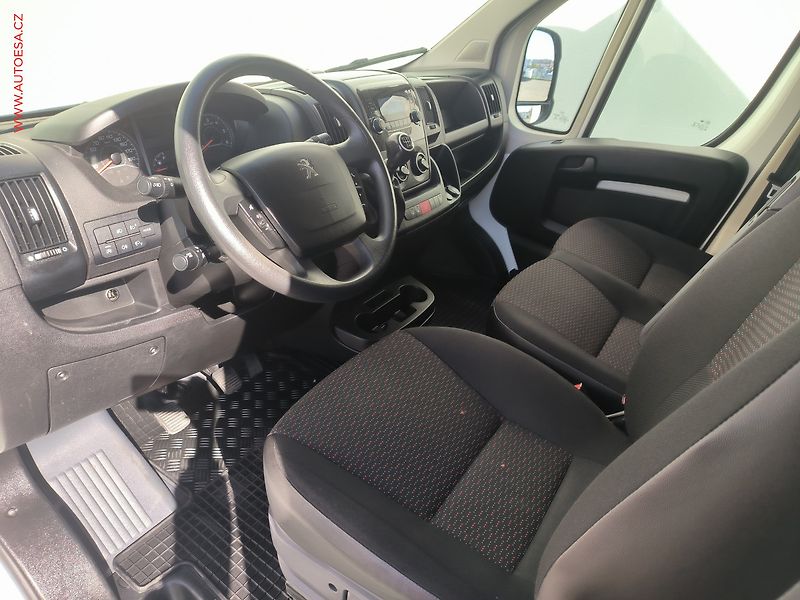 Peugeot Boxer (2021) 2.2HDi SKŘÍŇ, 1.maj,ČR - fotka 9 z 18