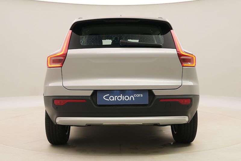 Volvo XC40 T2 ESSENTIAL  - fotka 11 z 37