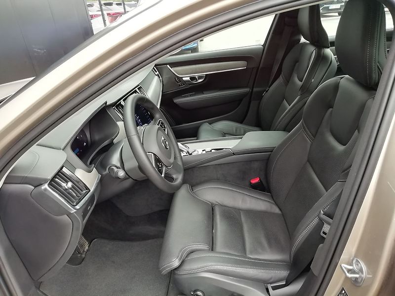 Volvo V90 2,0 Cross Country Bright Plus - fotka 5 z 19