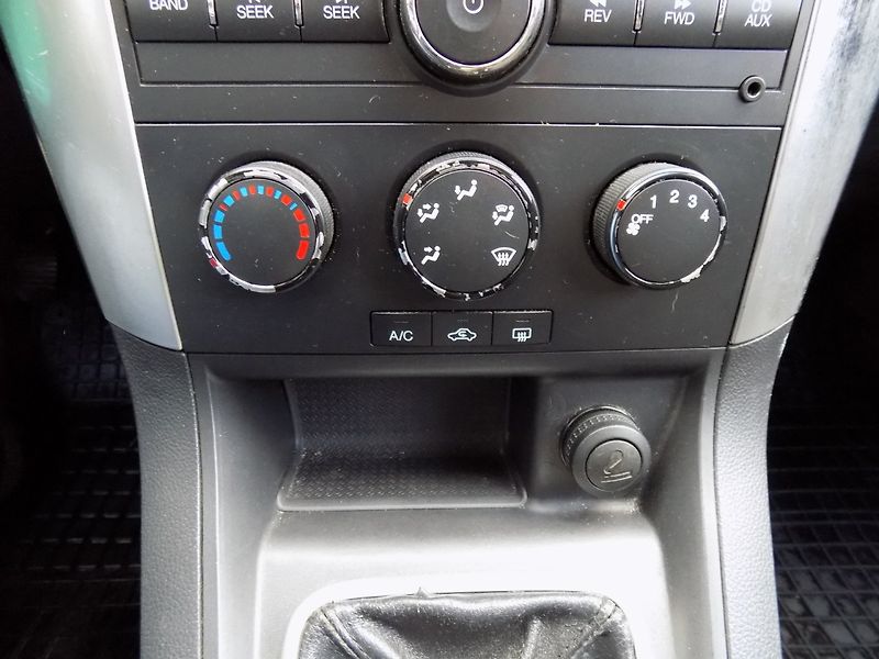 Chevrolet Captiva (2007) 2.0CDTi/4x4/Klimatizace/ - fotka 29 z 33