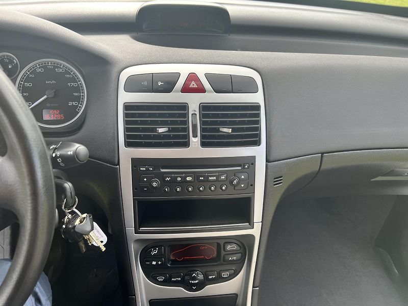Peugeot 307 2.0HDI 66KW,PANORAMA,TZ,1MAJDR - fotka 39 z 46
