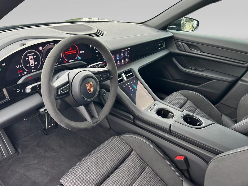 Porsche Taycan (2026) Black Edition - fotka 17 z 30