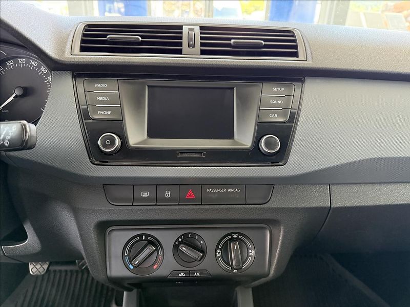 Škoda Fabia 1,2   TSI 66KW SERVISNÍ KNÍŽKA - fotka 12 z 16