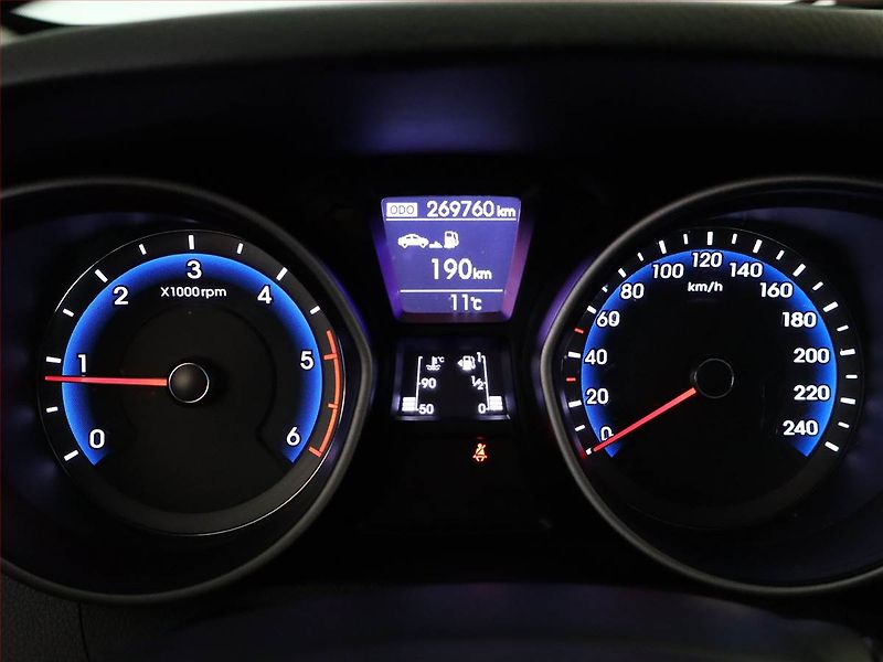 Hyundai i30 (2016) 1.6 CRDi, Serv.kniha, Tempomat - fotka 9 z 12