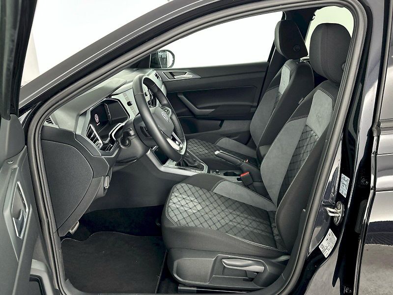 Volkswagen Taigo (2025) R-Line 1.5 TSI 110kW DSG - fotka 7 z 31
