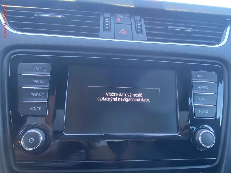 Škoda Octavia (2017) 2.0 TDi, RS, DSG, bixen, navi - fotka 14 z 18