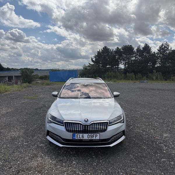 Škoda Superb (2021) Škoda Superb 1.4 TSI IV L&K - fotka 2 z 19