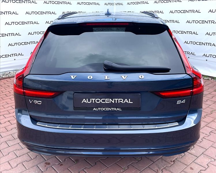 Volvo V90 2,0 i,145kW,MHEV core,STK 7/28 - fotka 5 z 28