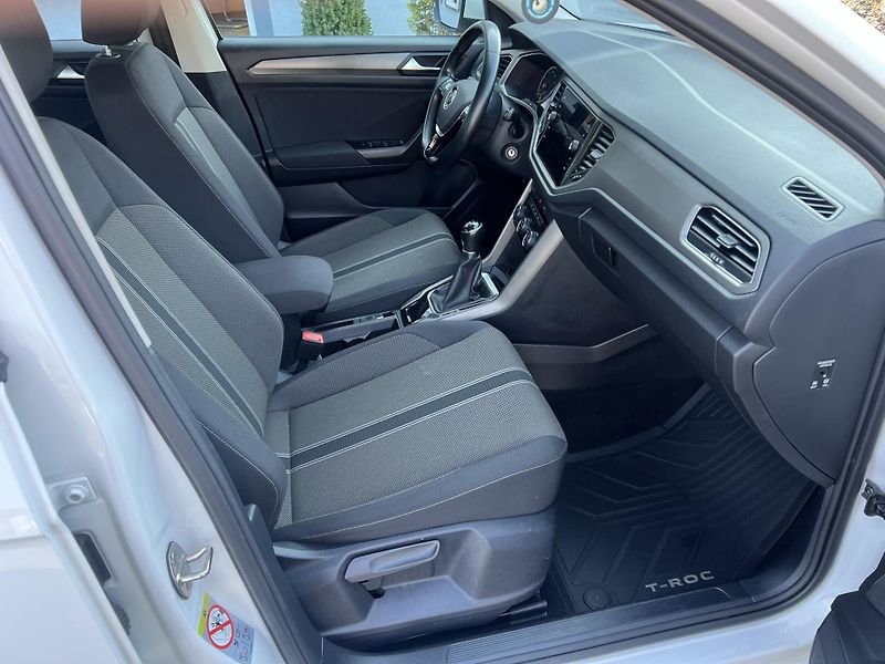Volkswagen T-Roc (2022) 1.0TSI 81kW NAVI  - fotka 8 z 20