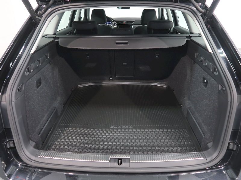 Škoda Superb (2022) STYLE 2.0TSI 140KW DSG - fotka 39 z 40