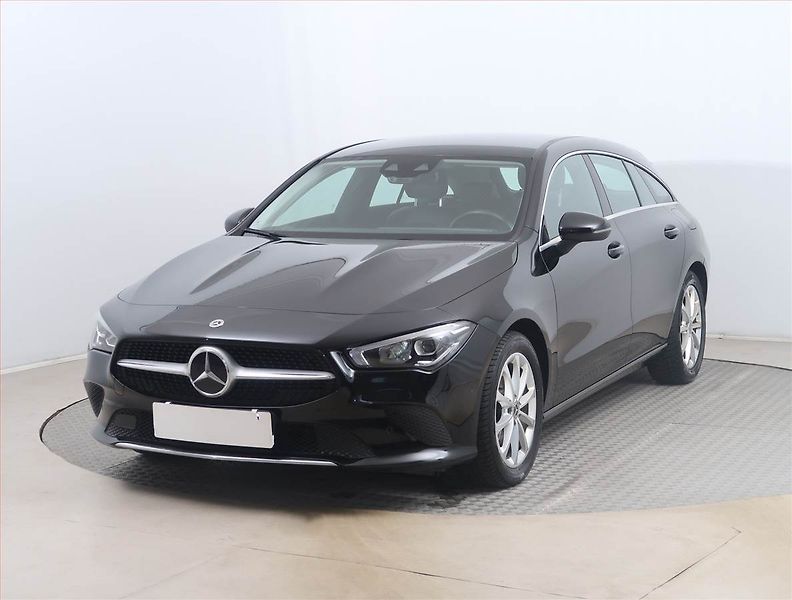 Mercedes-Benz CLA (2020) 180 - fotka 2 z 15