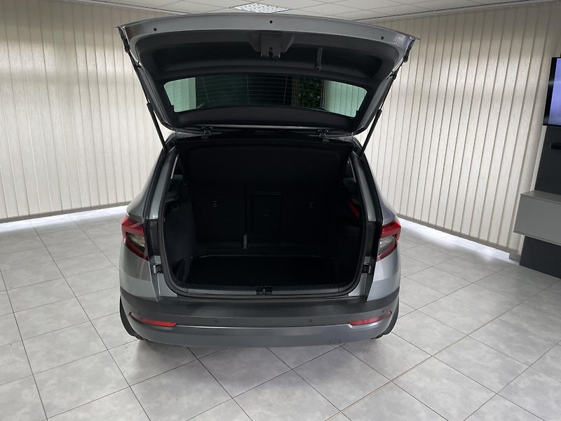 Škoda Karoq 1.5 TSi 125 YEARS ČR 1.MAJ SER - fotka 31 z 31