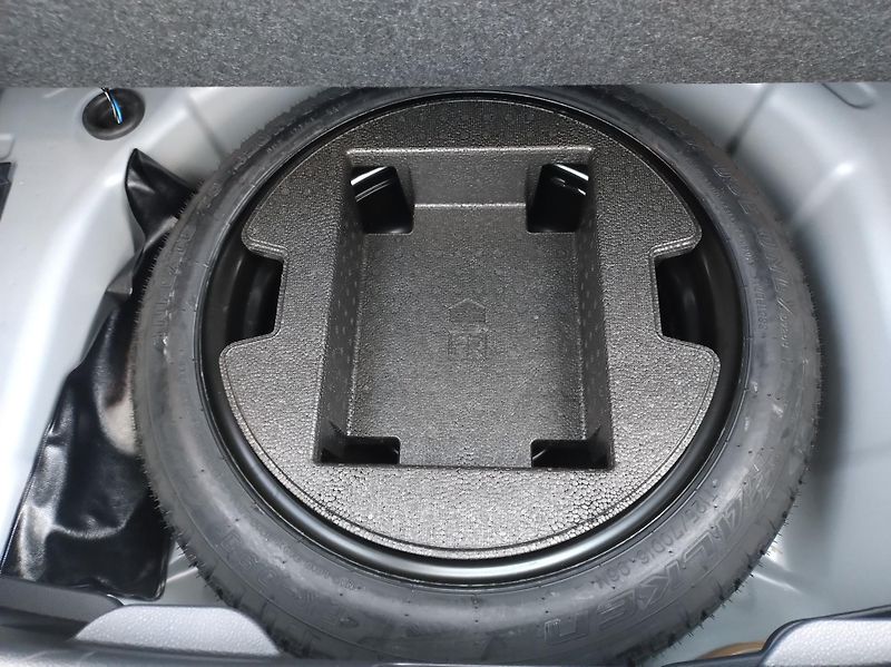Toyota Yaris (2026) 1.5 HEV Comfort Business - fotka 12 z 12