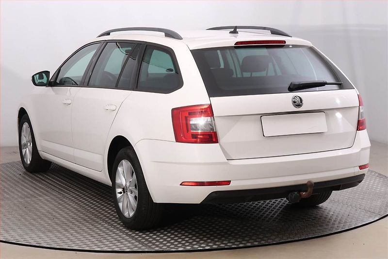 Škoda Octavia (2017) 1.6 TDI, Navi, Tempomat - fotka 4 z 16