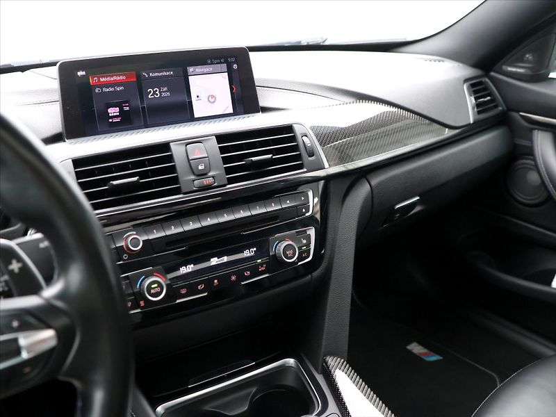 BMW M4 3,0 Competition 331kW Aut CZ - fotka 23 z 39