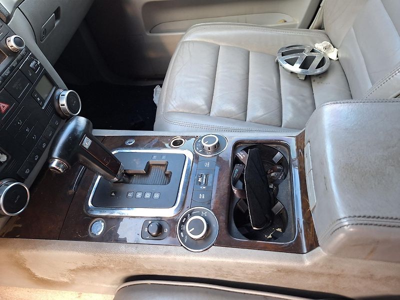 Volkswagen Touareg (2004) 5.0 230 kw motor K.O. - fotka 10 z 18