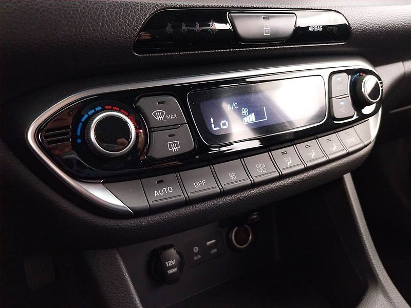 Hyundai i30 (2018) Go! 1.4 T-GDI, ČR,1.maj - fotka 24 z 27