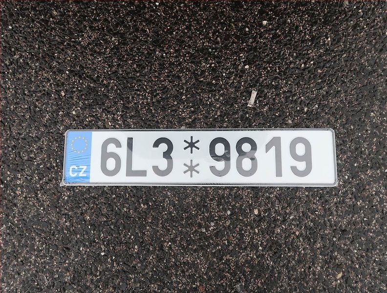 Volkswagen Passat (2018) 2.0 TDI, Automat, Serv.kniha - fotka 16 z 20