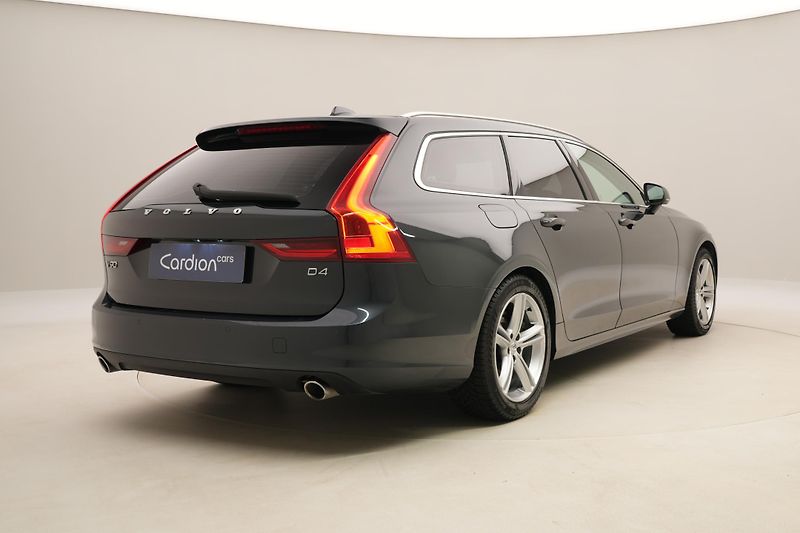 Volvo V90 D4 MOMENTUM AUT  - fotka 12 z 39
