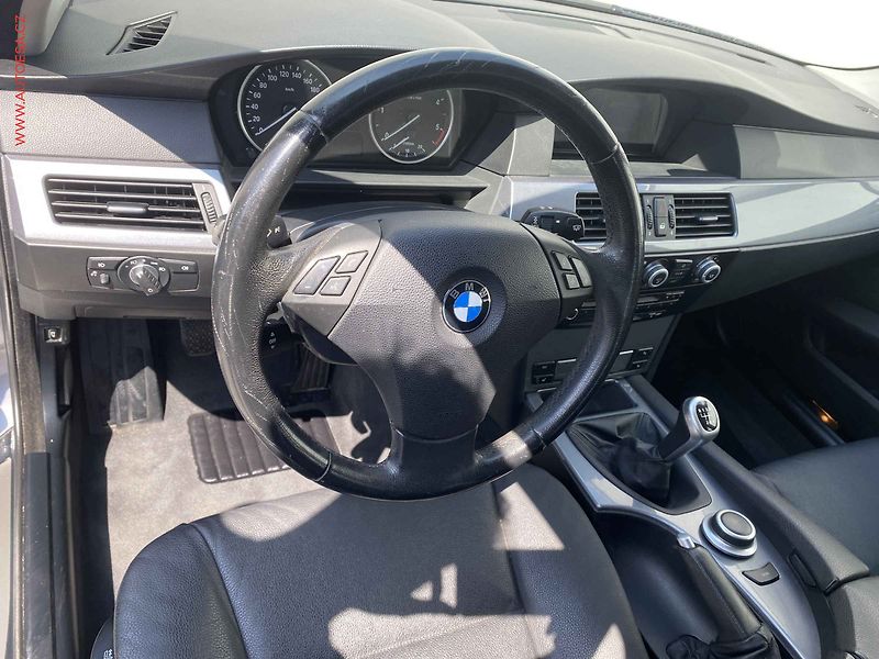 BMW Řada 5 (2007) 3.0d 530d, xDrive, Panor - fotka 13 z 19