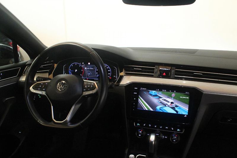 Volkswagen Passat (2020) 2.0TDI DSG Display Matrix - fotka 27 z 36