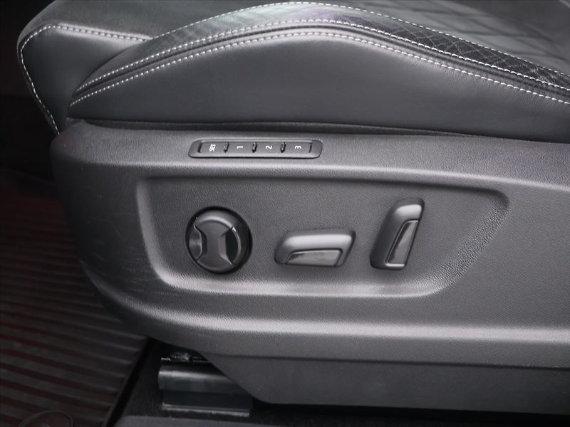 Škoda Kodiaq 2,0 TDI 147kW Sportline 4x4 DP - fotka 16 z 31
