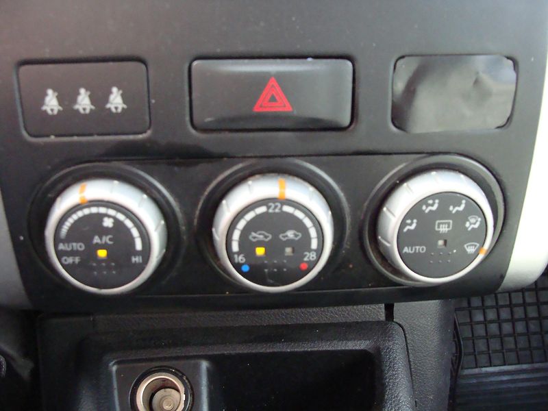 Nissan X-Trail 2.0 DCi 4x4 - fotka 11 z 26